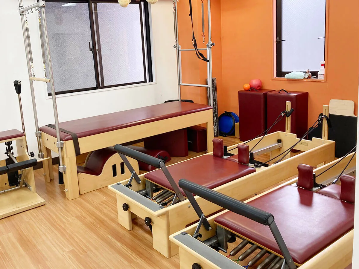 ゼンプレイスピラティス神保町 内観 1