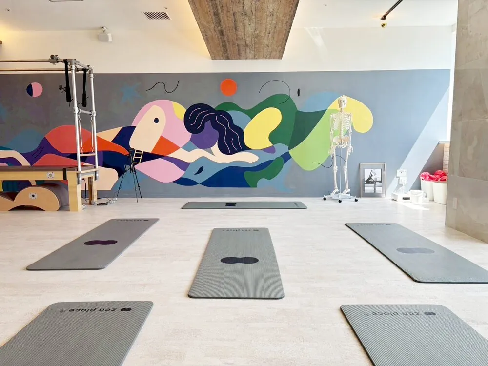 ゼンプレイスピラティス京都西院 内観 1