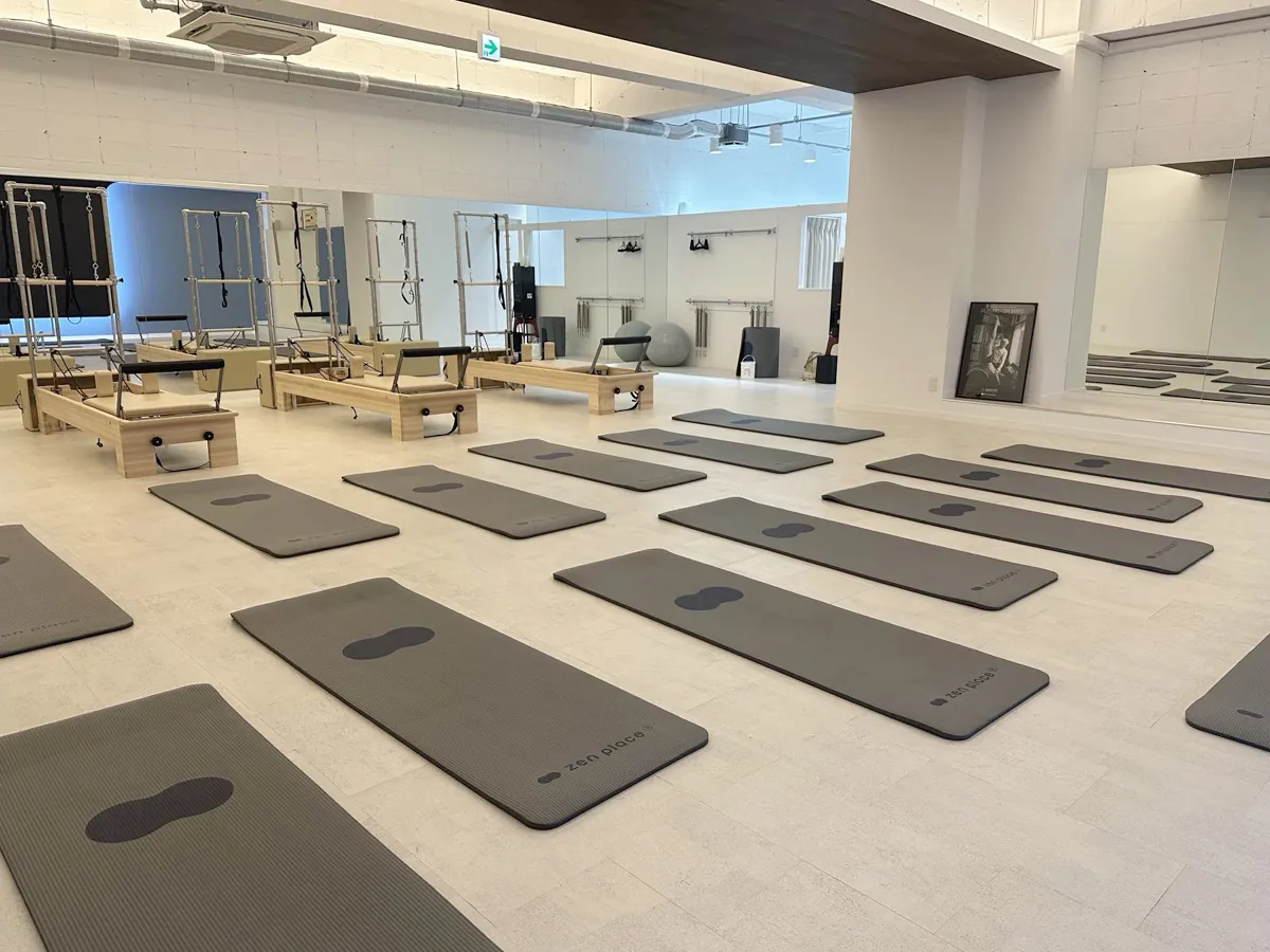 ゼンプレイスピラティス西宮北口 内観 1