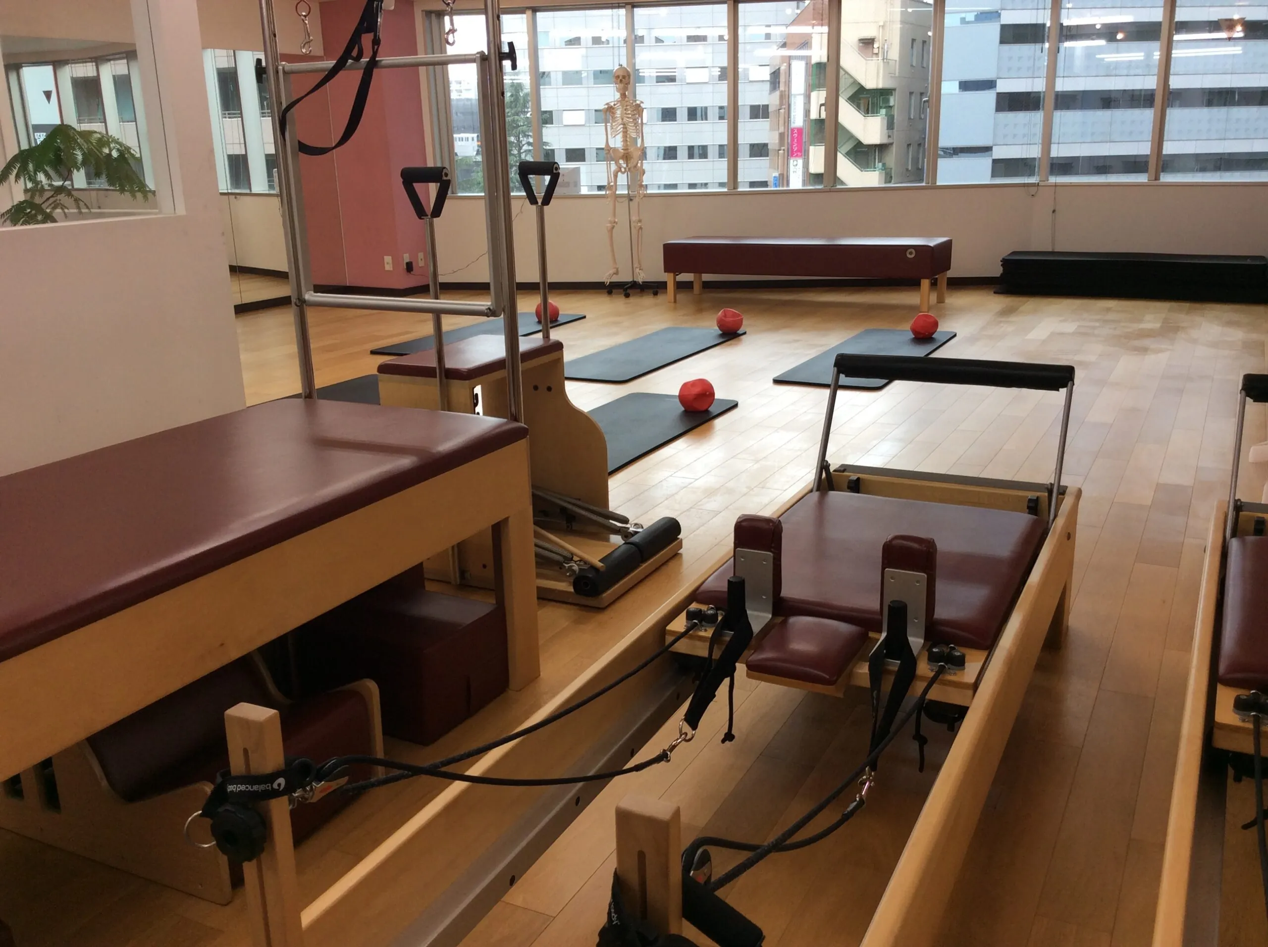 ゼンプレイスピラティス立川 内観 1