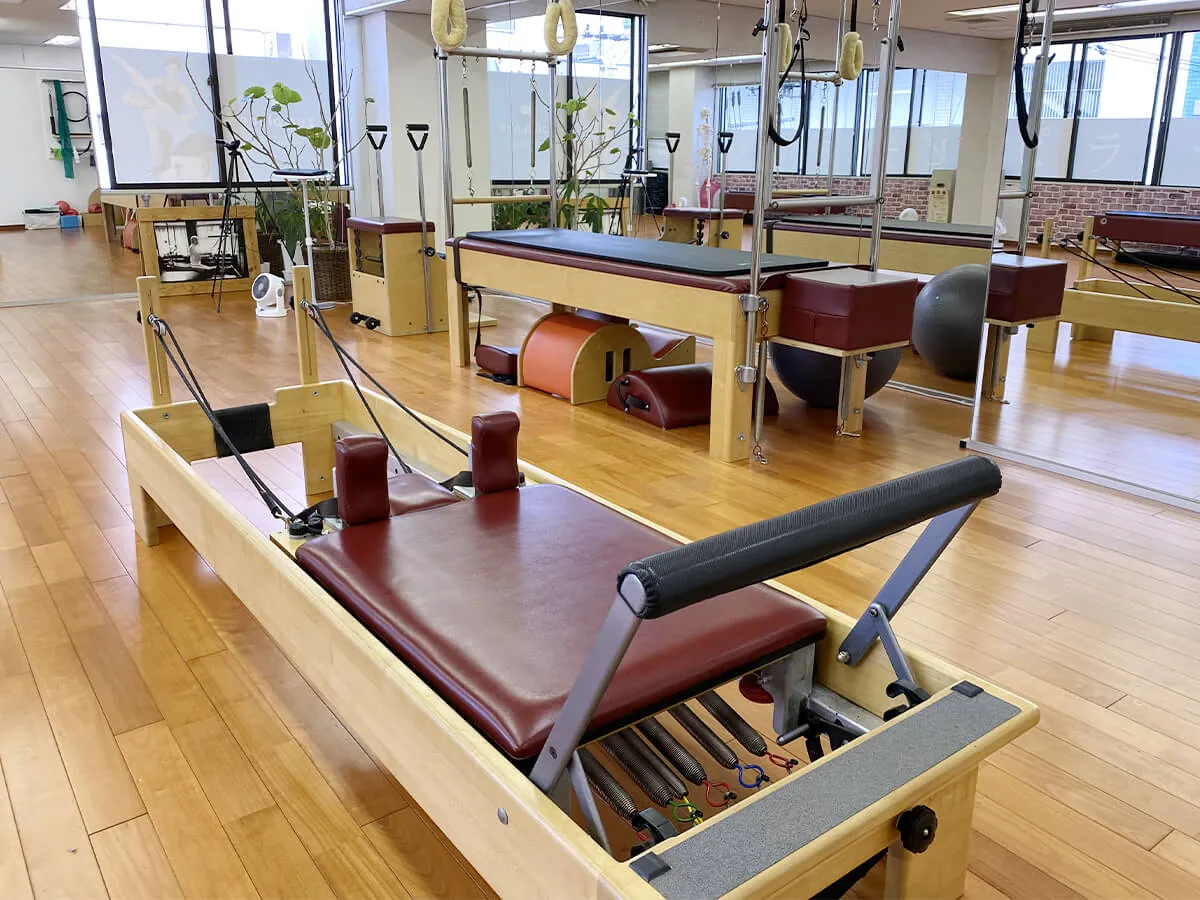 ゼンプレイスピラティス高槻 内観 2