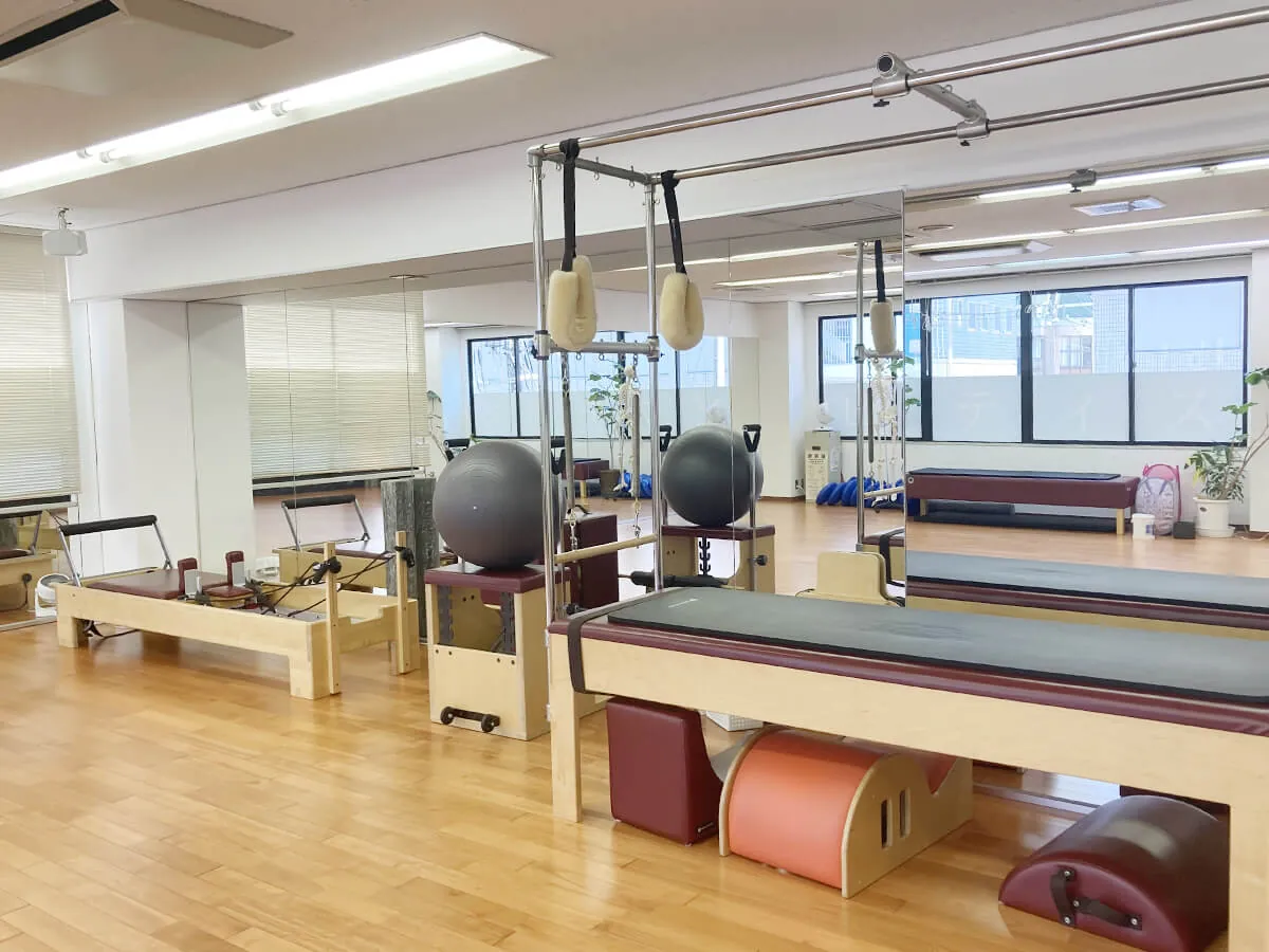 ゼンプレイスピラティス高槻 内観 3