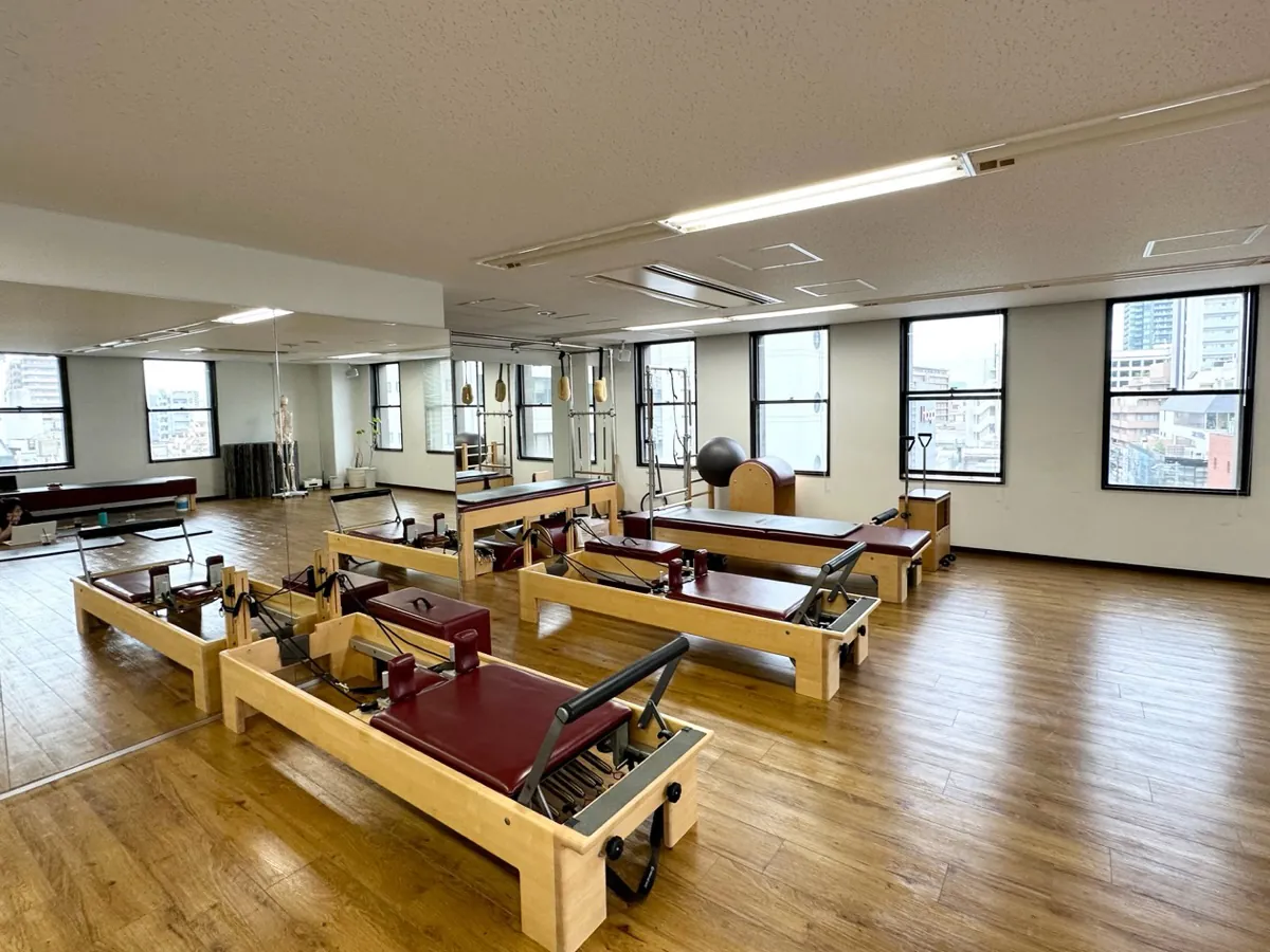 ゼンプレイスピラティス天王寺 内観 1