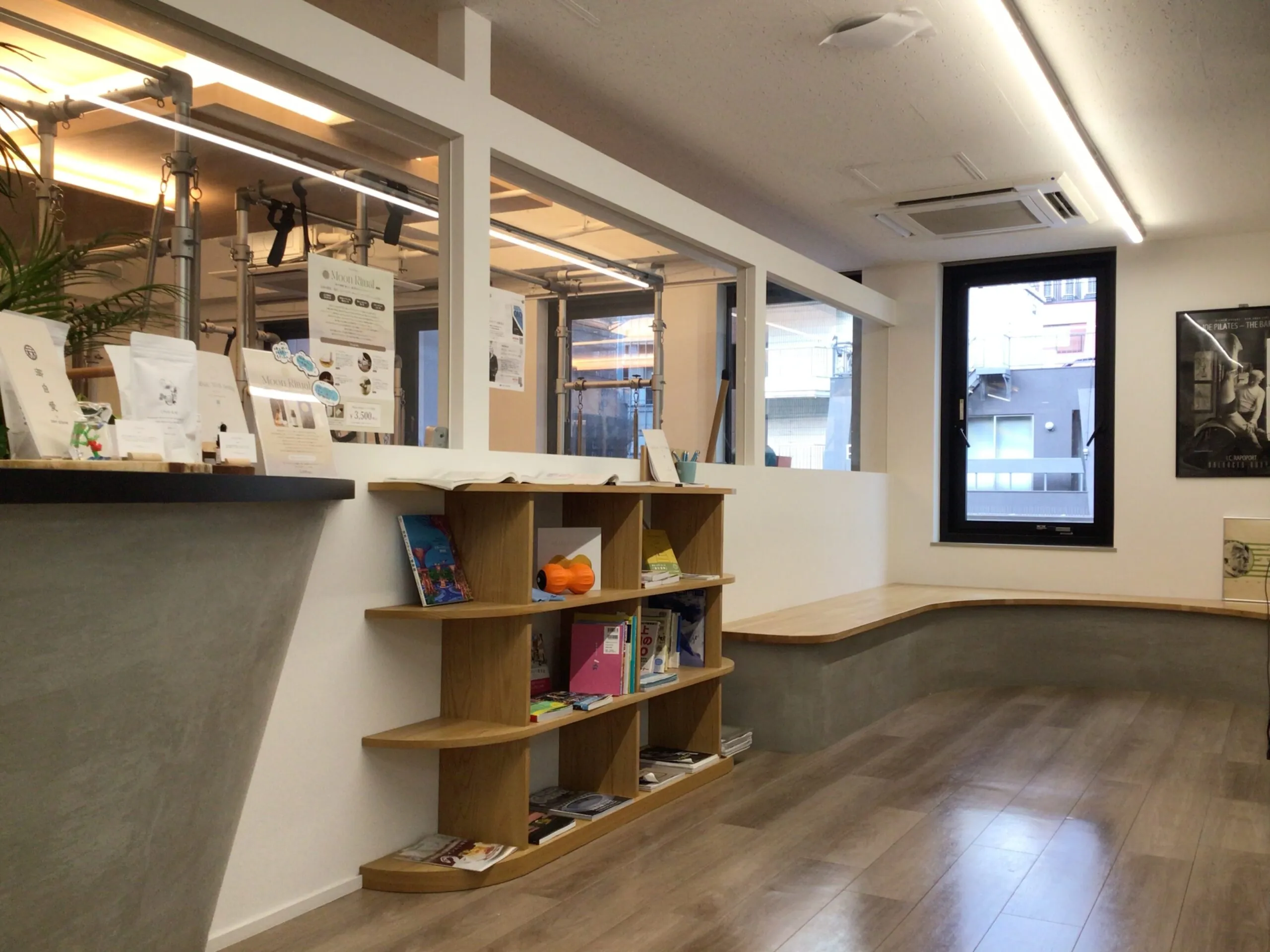 ゼンプレイスピラティス八重洲 内観 3