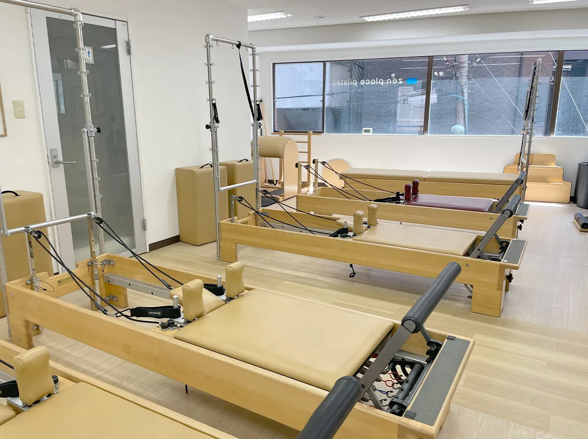 ゼンプレイスピラティス新宿南口 内観 1