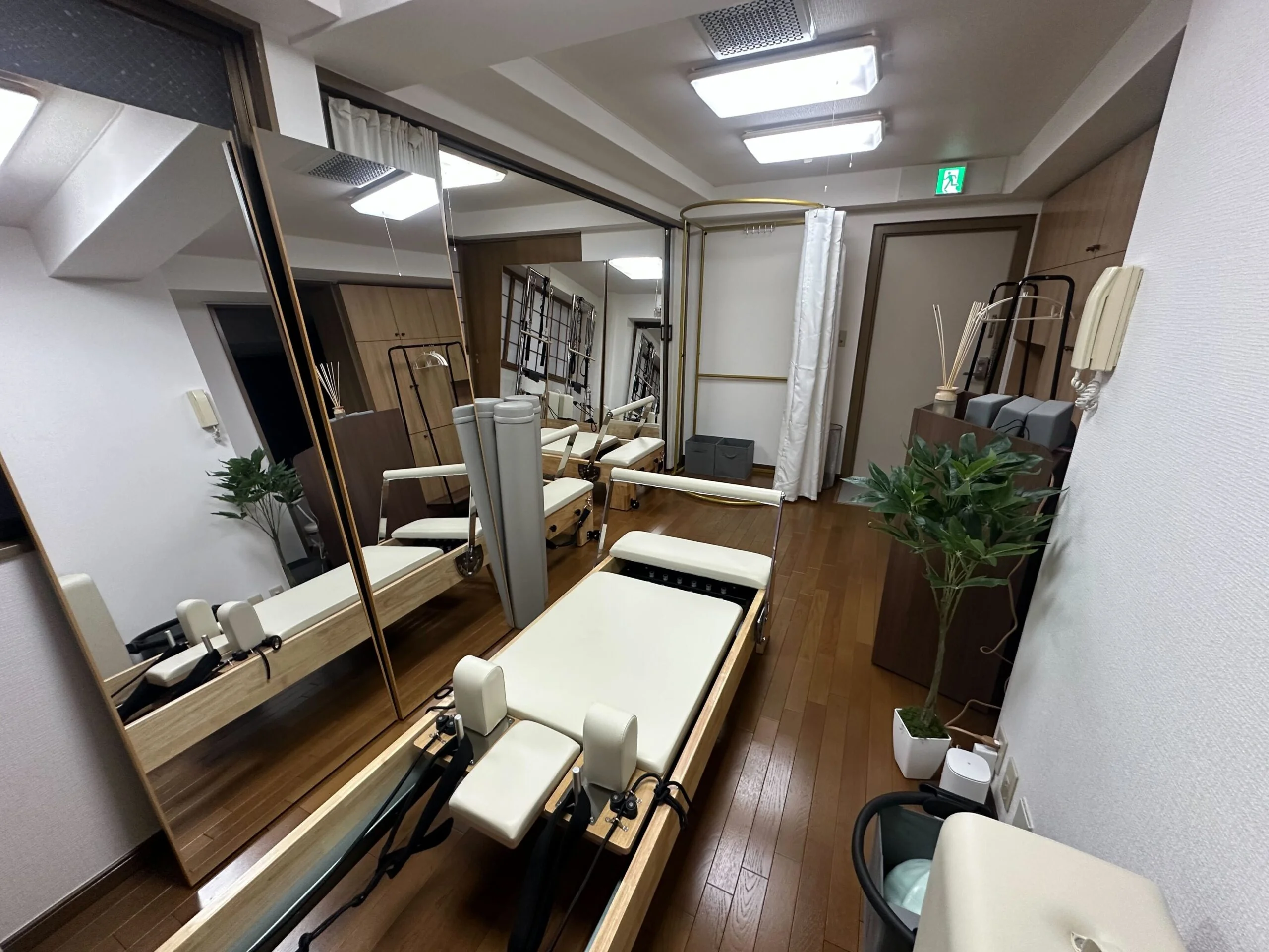 ピラティスミー人形町 内観 2